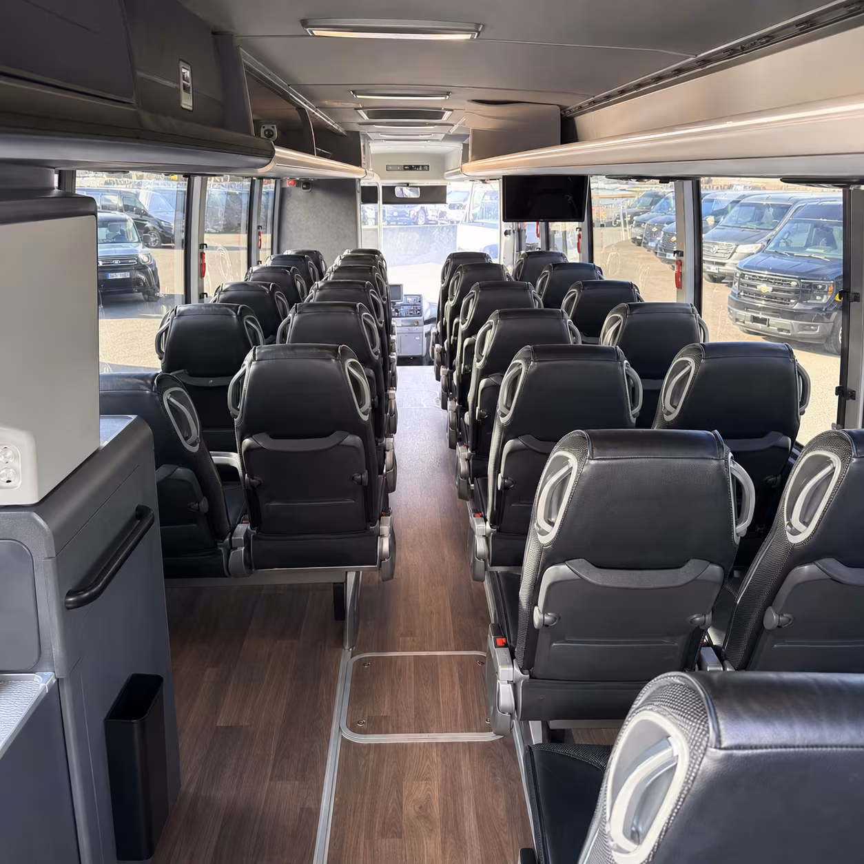 long distance bus trips from salinas to los angeles