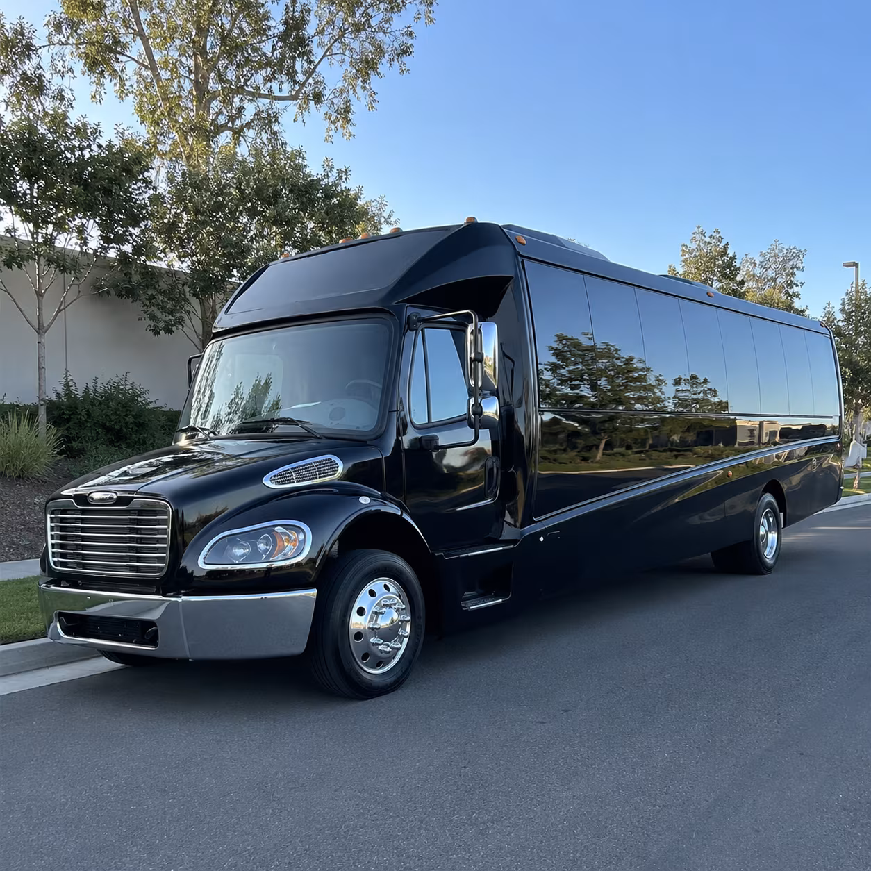 salinas 30 passenger minibus